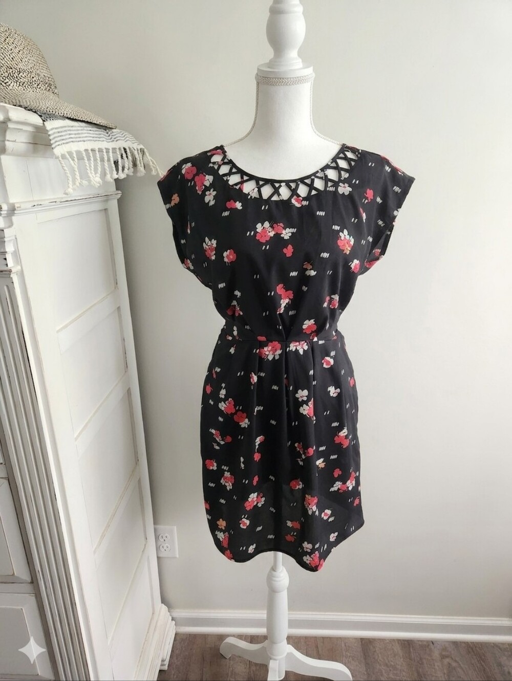 BEAUTIFUL FLORAL DRESS